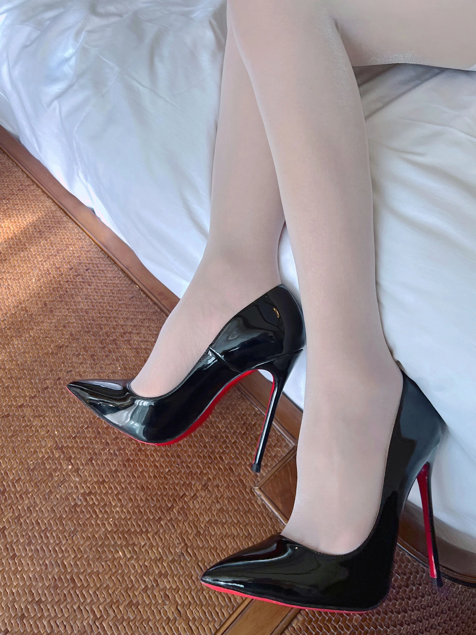 王馨瑶《修女》 - Photo 3