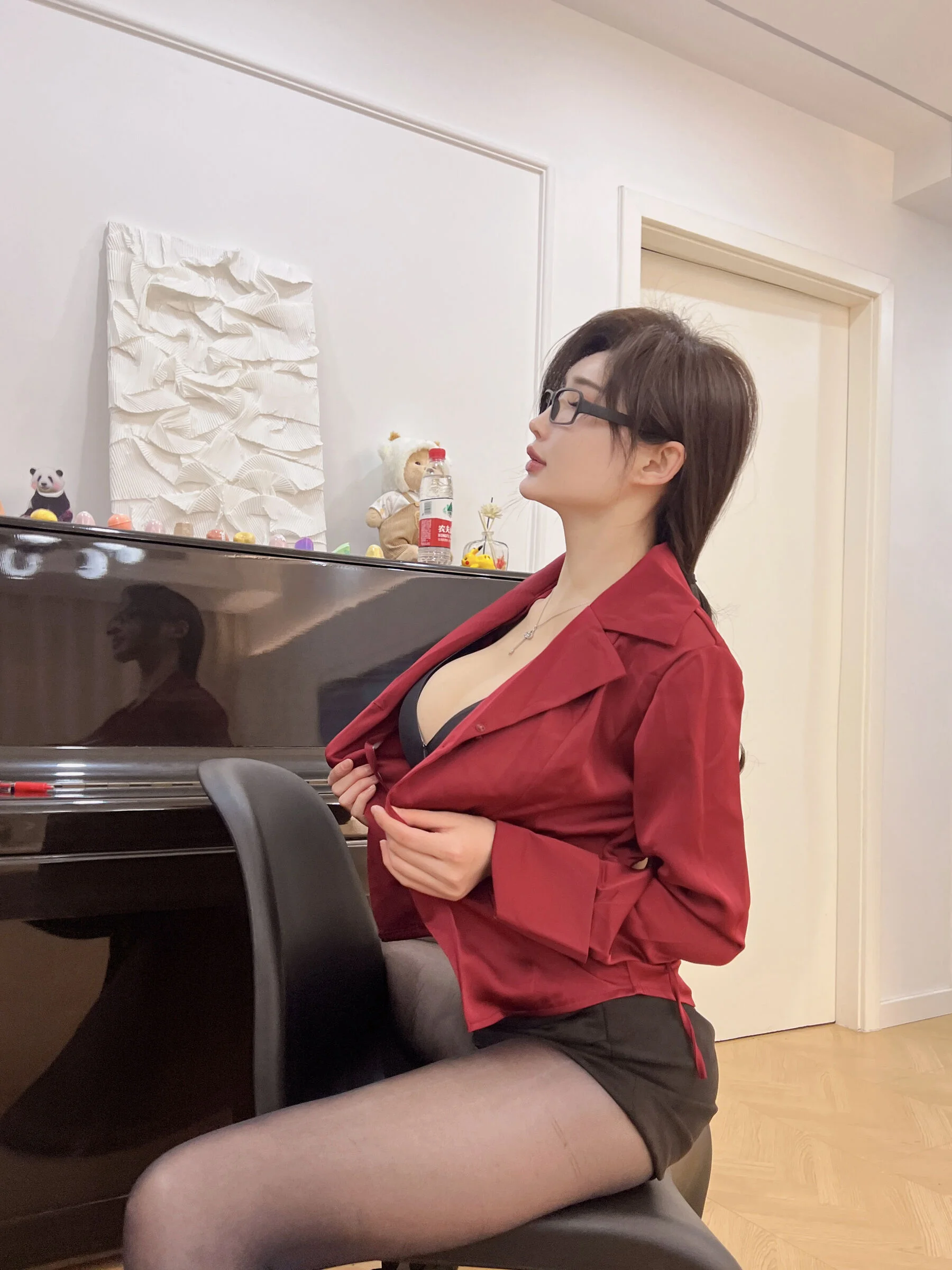 周妍希《黑丝钢琴老师》 - Photo 30