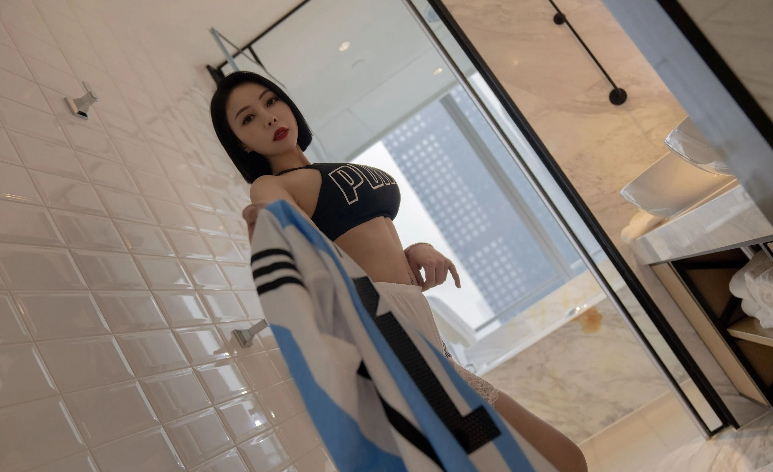 果儿Victoria《浴室足球》