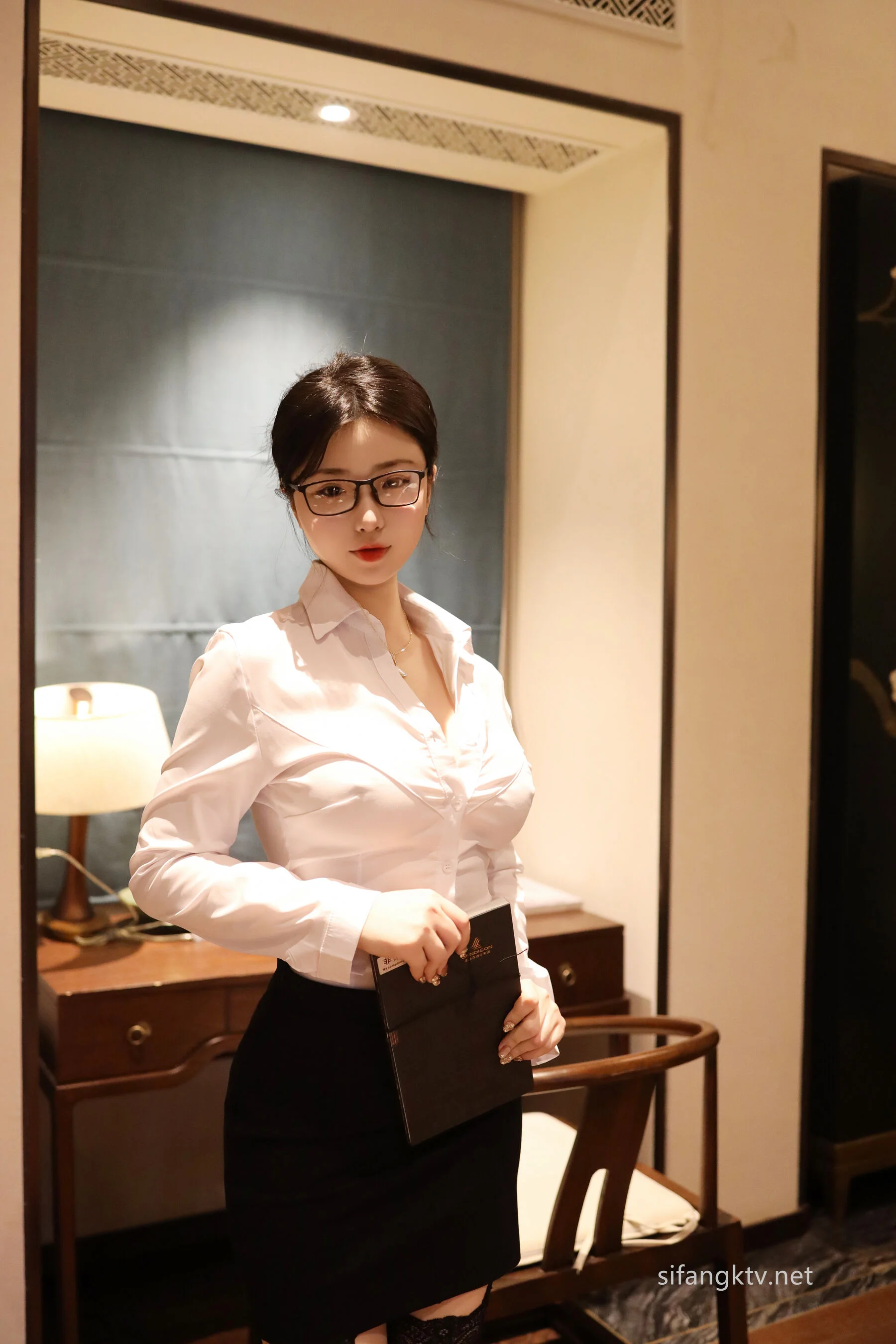 陈小花《职业装OL》 - Photo 3