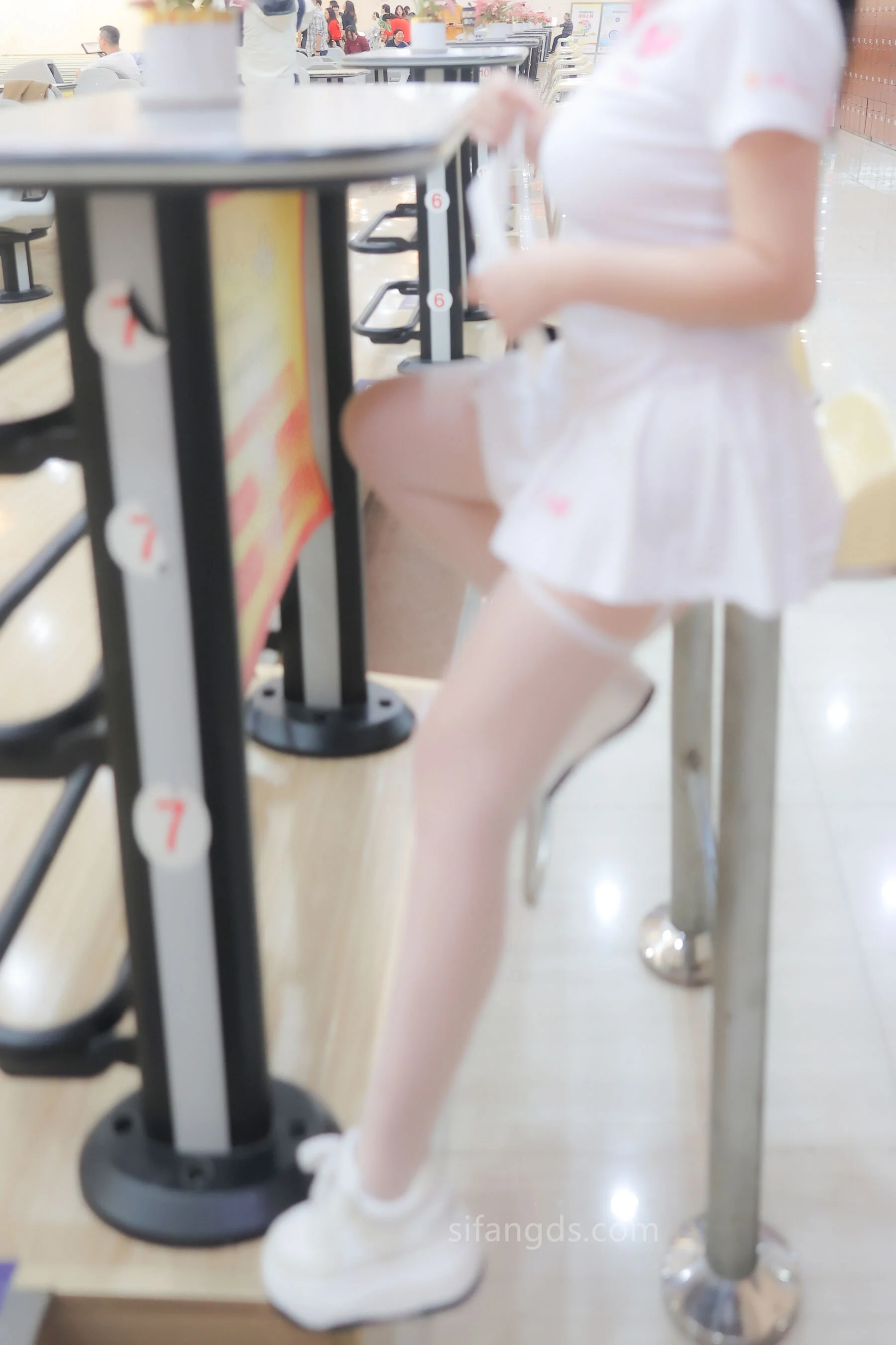 小薯条nienie《保龄球馆露出》 - Photo 22