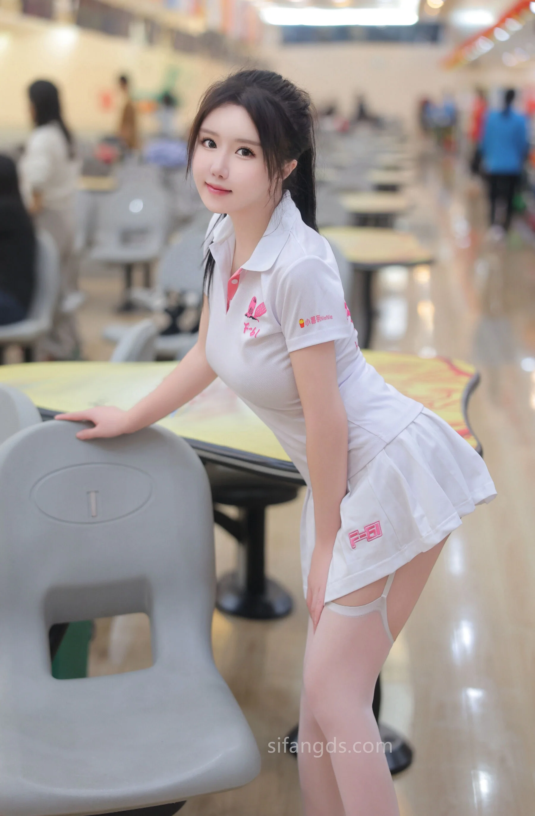 小薯条nienie《保龄球馆露出》 - Photo 36