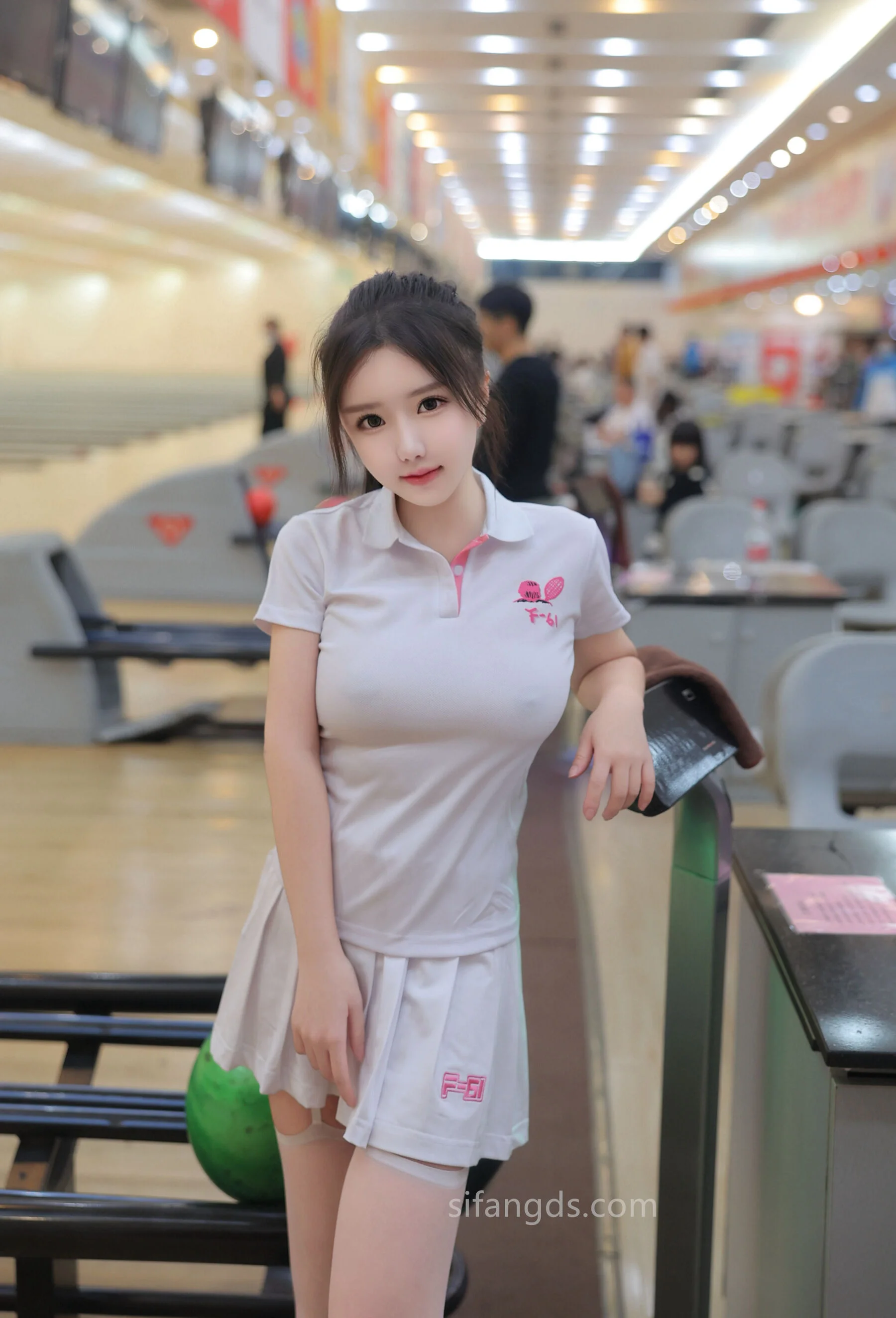 小薯条nienie《保龄球馆露出》 - Photo 66