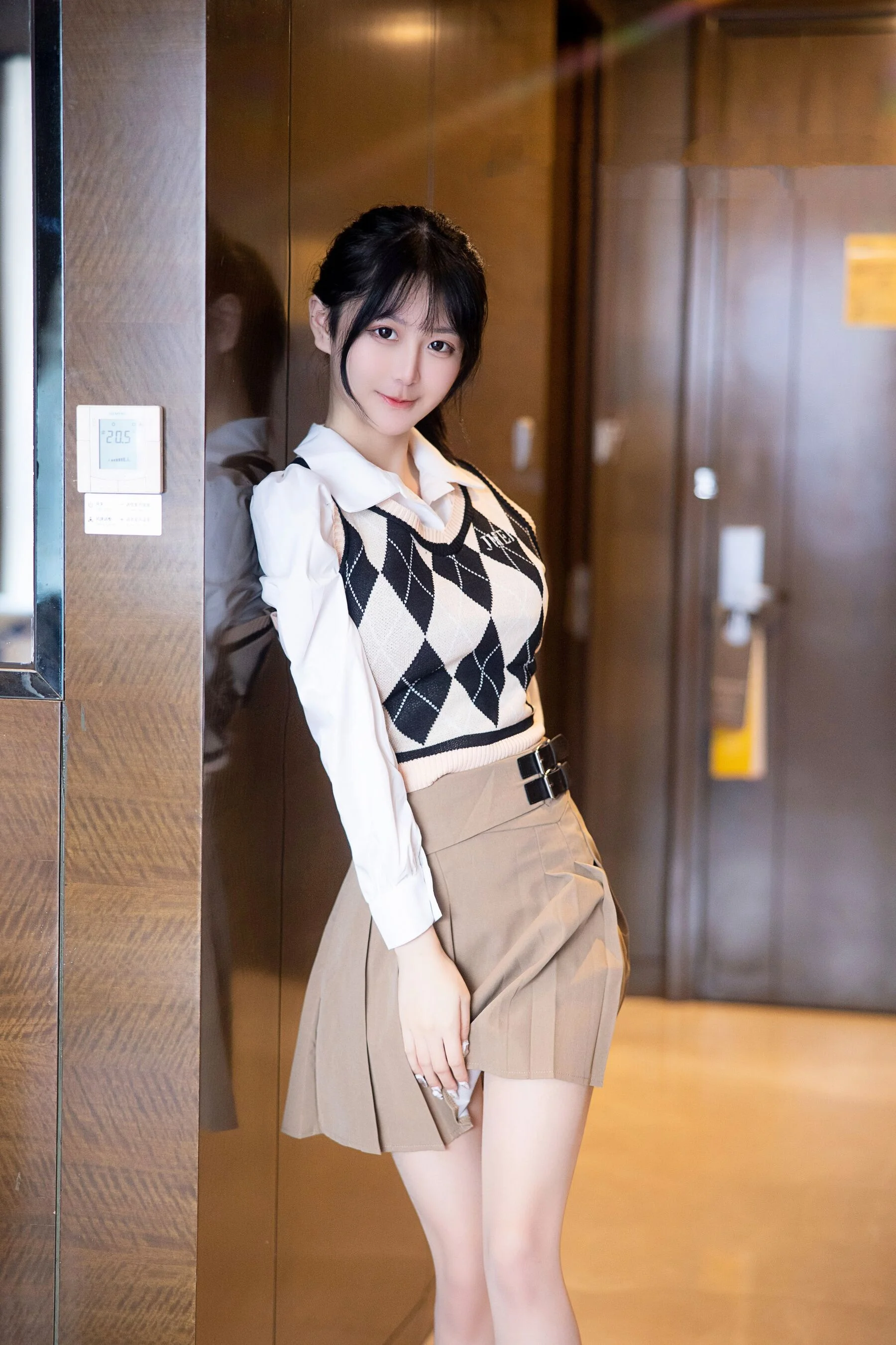 谢小蒽《电动棒》 - Photo 4